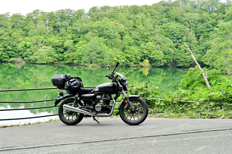 十二湖の池とバイク
